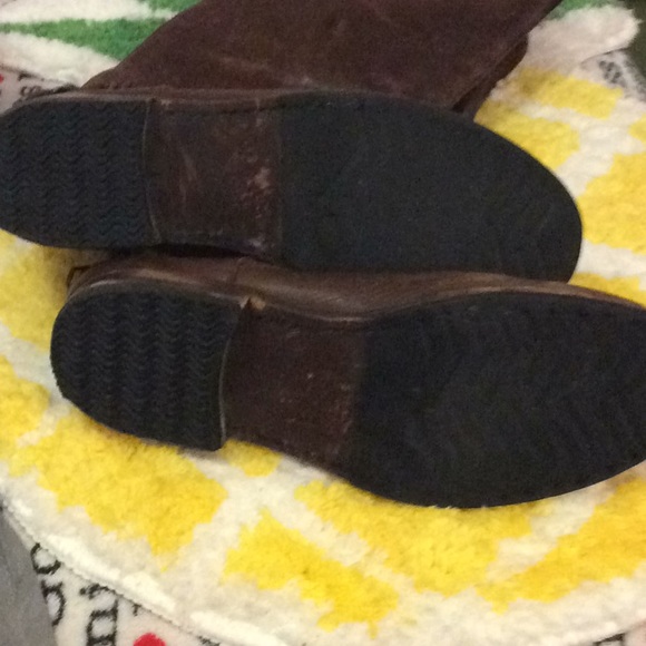 Frye, brown boots zipper up back, low heel. - Picture 2 of 3